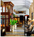 Entree in koloniale stijl,Palais Heure Bleue, Essaouira Marokko
