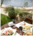 Lunchen in de tuin van Ocean Vagabond